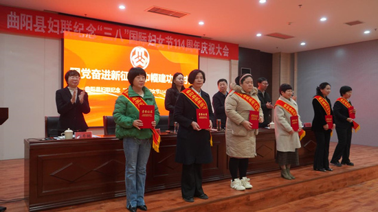 女白领为预定我爱我妻月嫂产前半年签合同(图1)