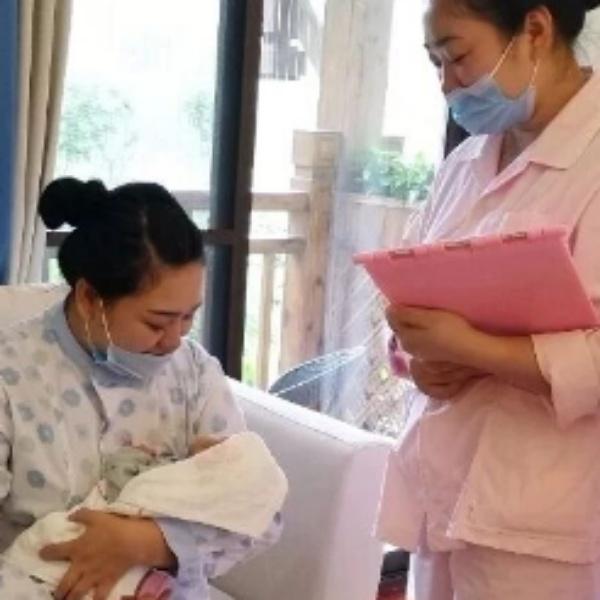 如何选择邢台提供婴幼儿全天上门照料服务的育儿嫂(图1)